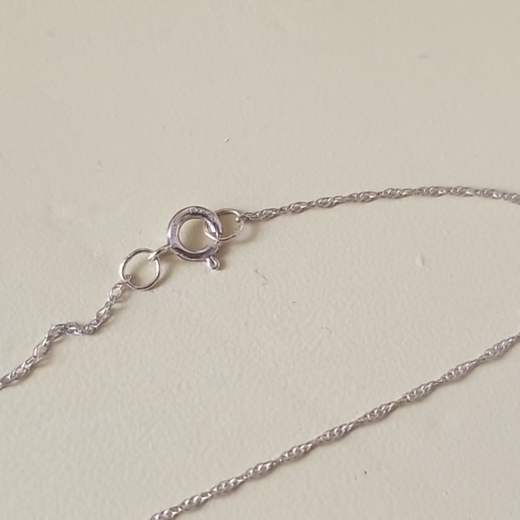 10kt gold necklace with simulated diamond - Picture 5 of 8